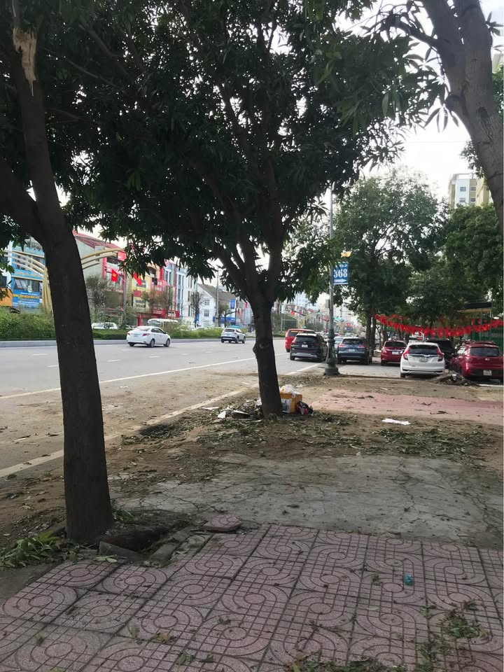 Nhà mặt đường 32, Vinh 102m² giá 19.6 tỷ - Đầu tư sinh lời ngay!