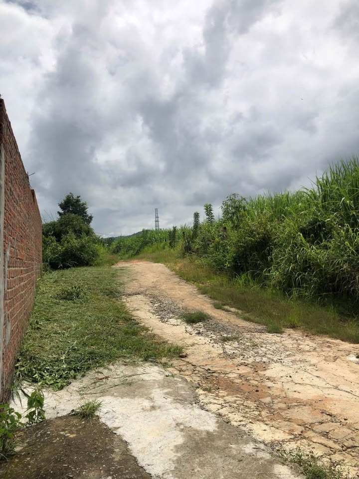 Đất nền Chư Hreng Kon Tum 200m² giá 200 triệu - Cơ hội đầu tư hấp dẫn!