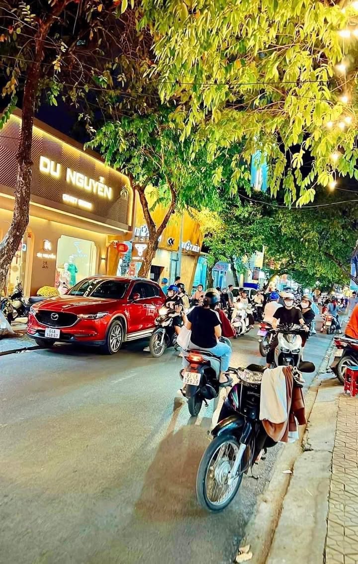 Nhà mặt tiền Nguyễn Việt Hồng Ninh Kiều 68m² giá 7 tỷ - Kinh doanh hiệu quả ngay!