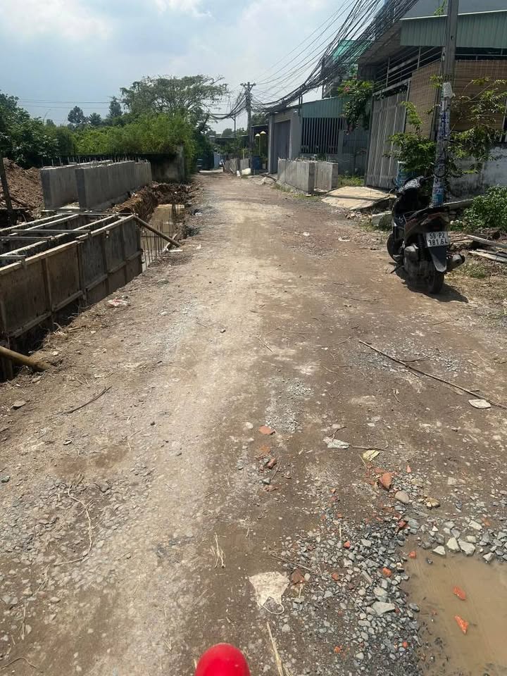 Đất nền Tân Uyên 198m² giá 2.6 tỷ - Vị trí lý tưởng gần chợ Thái Hòa!