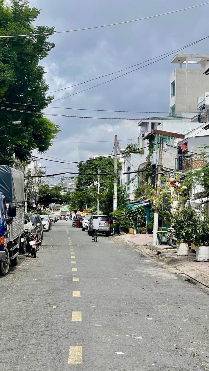 Nhà phố Gò Ô Môi, Phú Thuận, Quận 7, 61m² giá 7.8 tỷ - Căn góc thoáng mát!