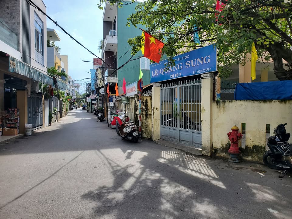 Nhà 2 tầng Cù Chính Lan 71m² giá 3 tỷ - Tiện ích đầy đủ, phong thuỷ tốt!