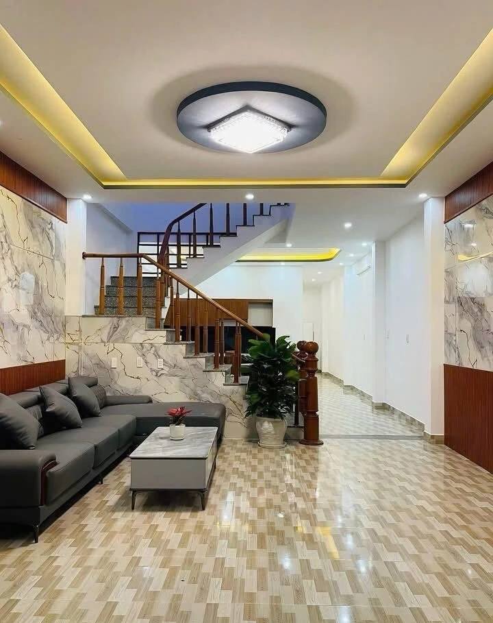 Nhà 2 tầng Hòa Xuân, Đà Nẵng 100m² giá 6 tỷ - Sẵn sàng vào ở!