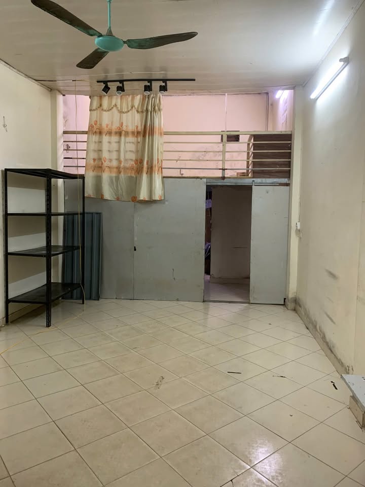 Nhà nguyên căn cho thuê tại Hồ Đền Lừ, quận Hoàng Mai 40m² giá 4.5 triệu - Tiện nghi đầy đủ, chỉ việc vào ở!