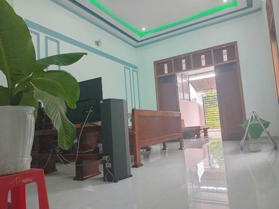 Nhà phố đường Thu Bồn, thôn 9, TP Kon Tum 300m² giá 1.8 tỷ - Không thể bỏ lỡ!