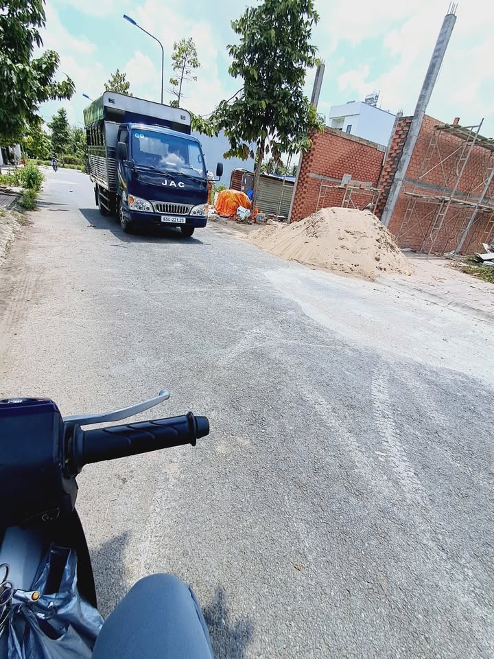 Đất nền tái định cư Long Hòa B, 100m² giá 2.4 tỷ - Vị trí đắc địa gần Aeon Mall!