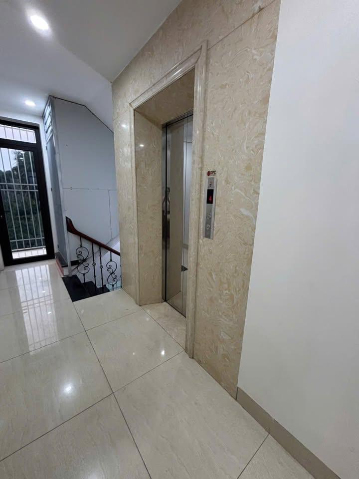 Cho thuê văn phòng 128m² tại Biệt thự liền kề TP Giao Lưu - Giá chỉ 15.5 triệu/tháng!