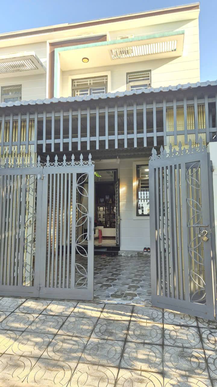 Bán nhà phố 1 trệt 1 lầu mặt tiền Chu Huy Mân 90m² - Full nội thất vào ở ngay!