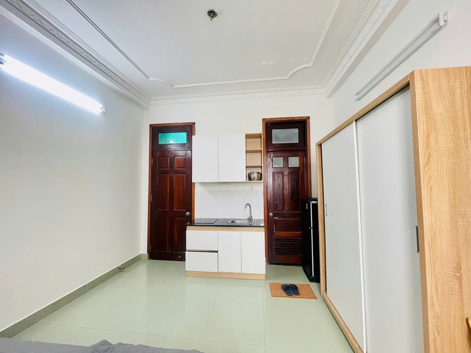 Phòng cho thuê tại 300 Cách Mạng Tháng 8, Q10 - Full nội thất, thoáng mát