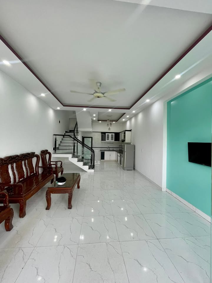 Nhà 3 tầng đường 208, An Dương, Hải Phòng, 44,7m² - Giá chỉ 2,4 tỷ!