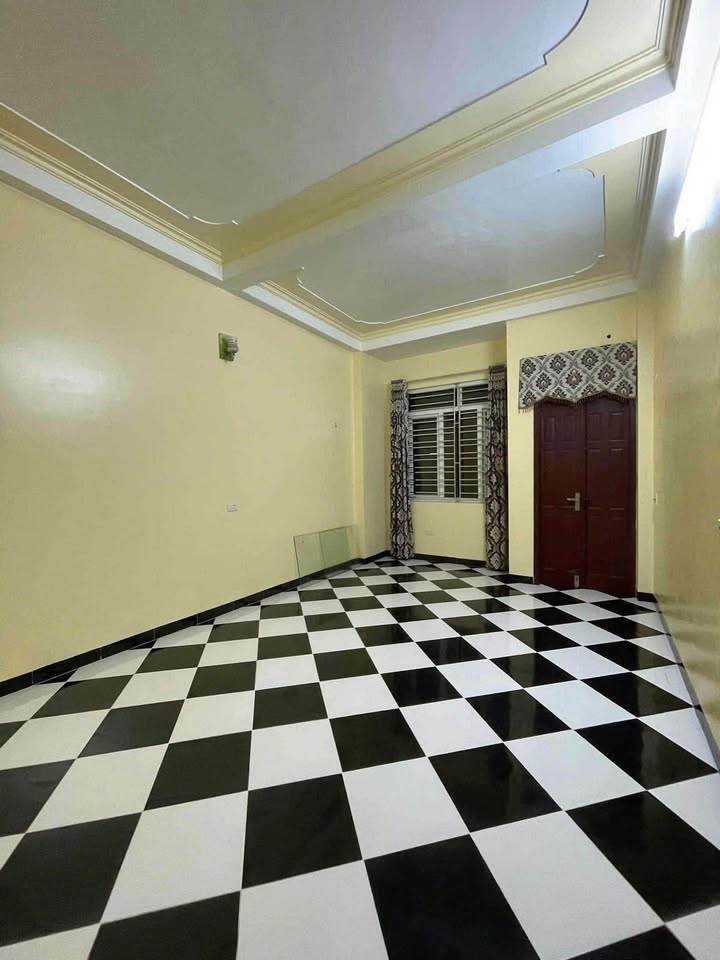 Nhà 3 tầng tại Trần Thánh Tông, 45m² giá 1.85 tỷ - Gần trường Chu Văn An!