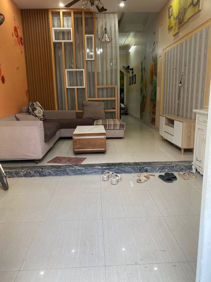 Nhà 3 tầng phường Trần Hưng Đạo, Thái Bình - Cho thuê giá 5 triệu/tháng, đầy đủ tiện nghi!