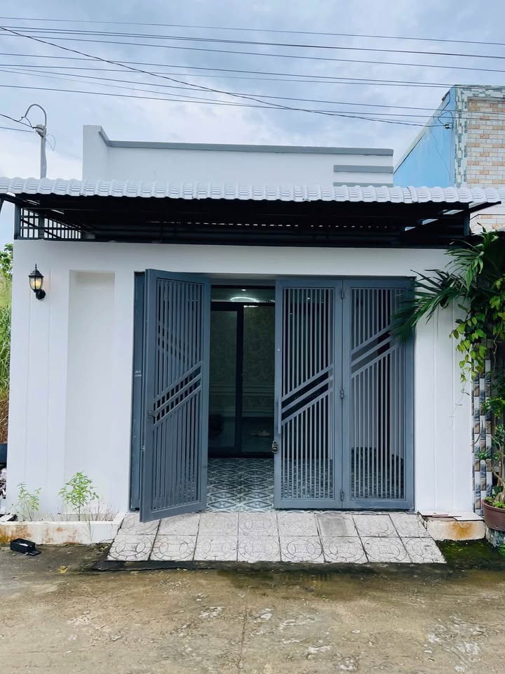 Nhà phố Rạch Giá 100m² giá 1.3 tỷ - Sẵn sàng vào ở ngay!