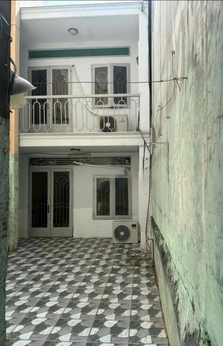 Nhà nguyên căn cho thuê tại quận Bình Thạnh - Diện tích 40m², 10 triệu/tháng - Thích hợp cho gia đình!