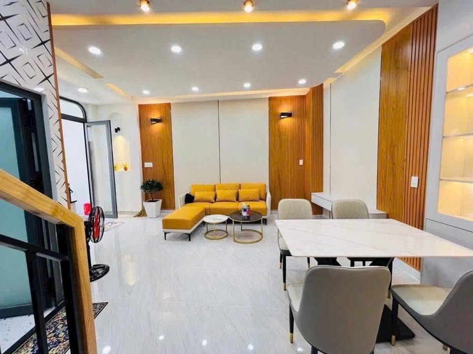 Nhà phố Chu Văn An, Bình Thạnh 42m² giá 6.9 tỷ - Dọn vào ở ngay!