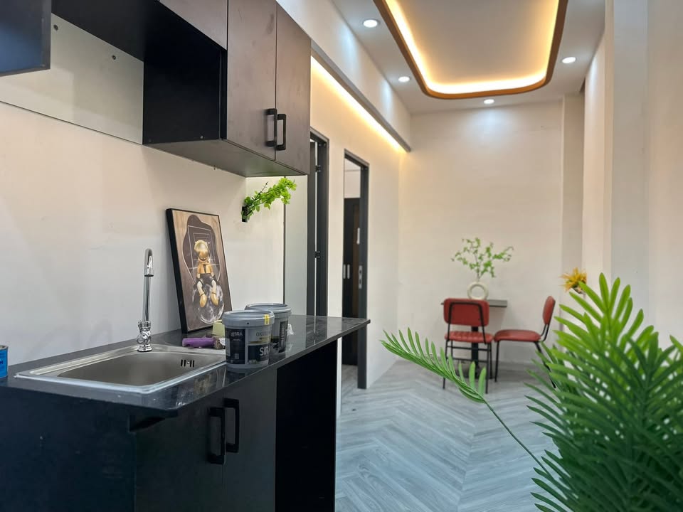 Căn hộ cho thuê 2PN tại 119 Ba Tháng Hai, Q10 - Cửa sổ thoáng, đầy đủ nội thất