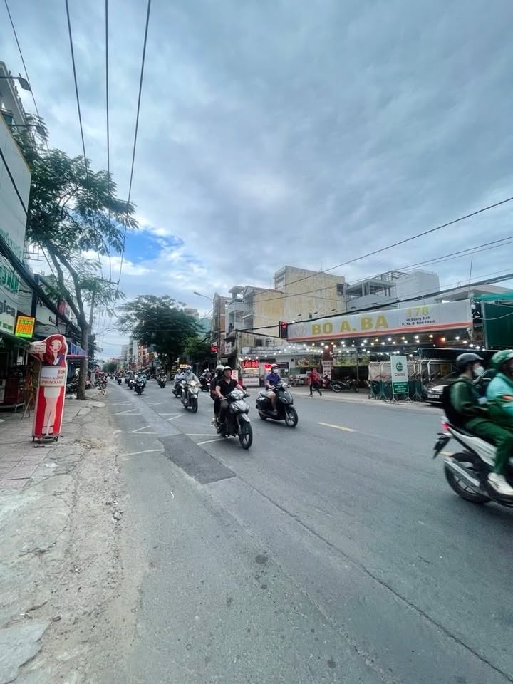 Nhà phố Bình Thạnh 16m² giá 1.95 tỷ - Pháp lý rõ ràng, ngay sát mặt tiền!