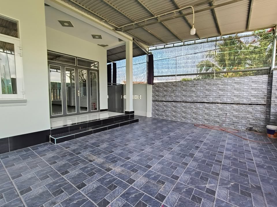 Nhà Diên Phú 160m² giá 2.9 tỷ - Ô tô vào tận nhà, không gian thoáng mát!