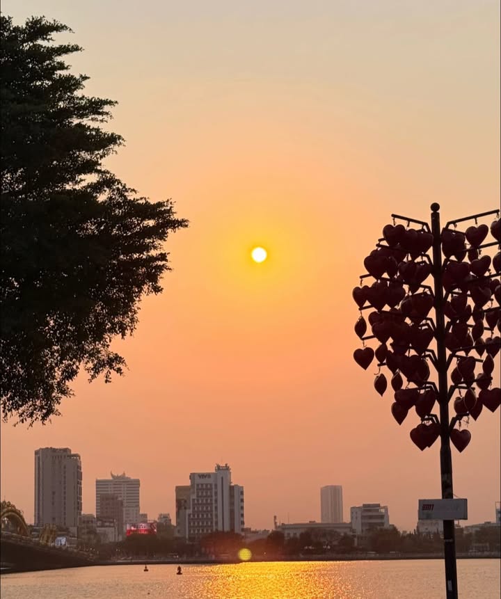 Nhà 3 tầng Sơn Trà 100m² giá 8.6 tỷ - Gần biển Mỹ Khê chỉ 3 phút!