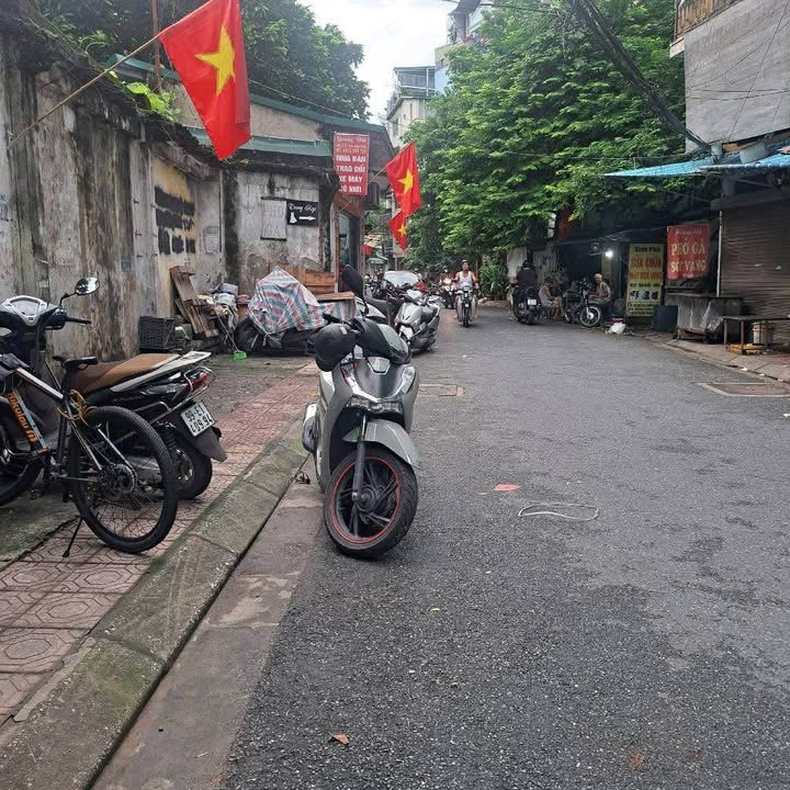 Nhà mặt ngõ Trần Khát Chân 58m² giá 20 tỷ - Kinh doanh đa dạng, ô tô đỗ cửa!