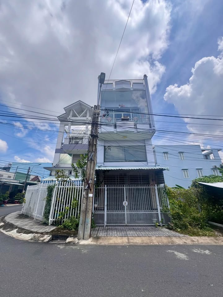 Nhà phố Đông Xuyên, Long Xuyên 64m² giá 3.85 tỷ - Khu dân cư an ninh, thoáng mát!