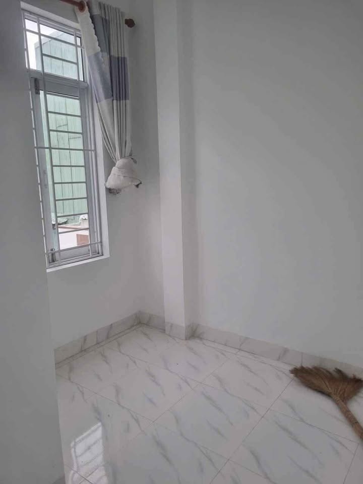 Nhà hẻm 2,5 tầng Trần Hưng Đạo, Quy Nhơn 45,4m² giá 2.6 tỷ - Gần chợ, trường học!