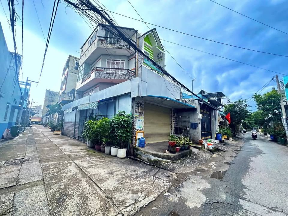 Nhà Căn Góc 879 Hương Lộ 2, Bình Trị Đông A, 60m² giá 3.65 tỷ - Vị trí đắc địa gần bệnh viện!