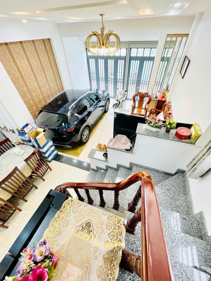 Nhà phố Phú Thuận Q7 61m² giá 7.8 tỷ - Căn góc thoáng sáng, gần Phú Mỹ Hưng!