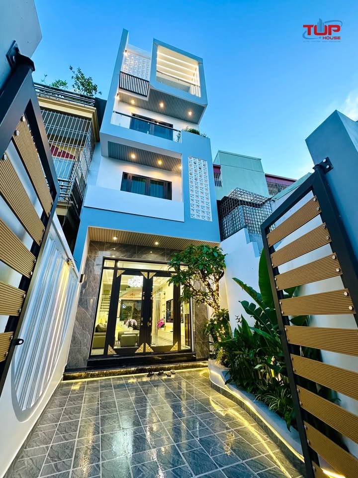 Nhà phố Tô Hiệu 108m² giá 6.5 tỷ - Thiết kế hiện đại, đầy đủ tiện nghi!