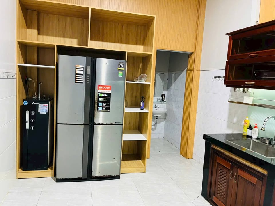 Cho thuê nhà 3 tầng đường Trần Hưng Đạo 100m² giá 10 triệu - Vị trí kinh doanh đắc địa!