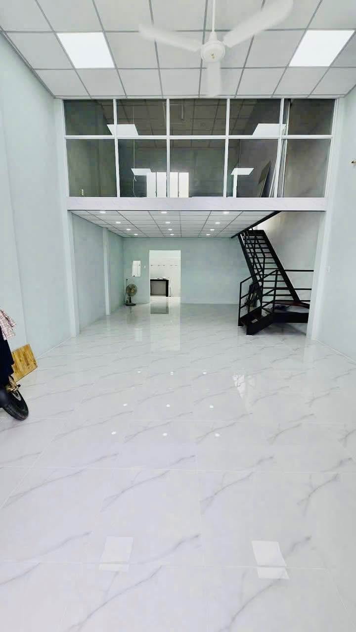 Nhà thuê Bình Tân 94m² giá 12 triệu - Hẻm rộng 7m, phù hợp gia công!