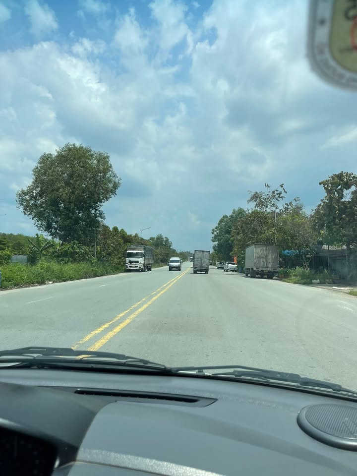 Bán kho xưởng An Điền Bến Cát 3200m² giá 10.5 tỷ - Đường lớn, điện 3 pha sẵn sàng hoạt động!