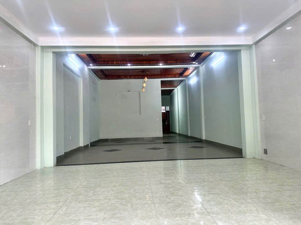 Nhà C4 Kiên Cố đường Nguyễn Dục Tam Kỳ 141m² giá 4.5 tỷ - Dòng tiền ổn định từ cho thuê!