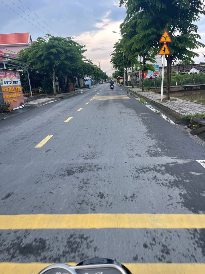 Đất thổ cư mặt tiền đường Hương lộ 22, xã Tân Ân, 150m² - Sổ đỏ chính chủ bán gấp!