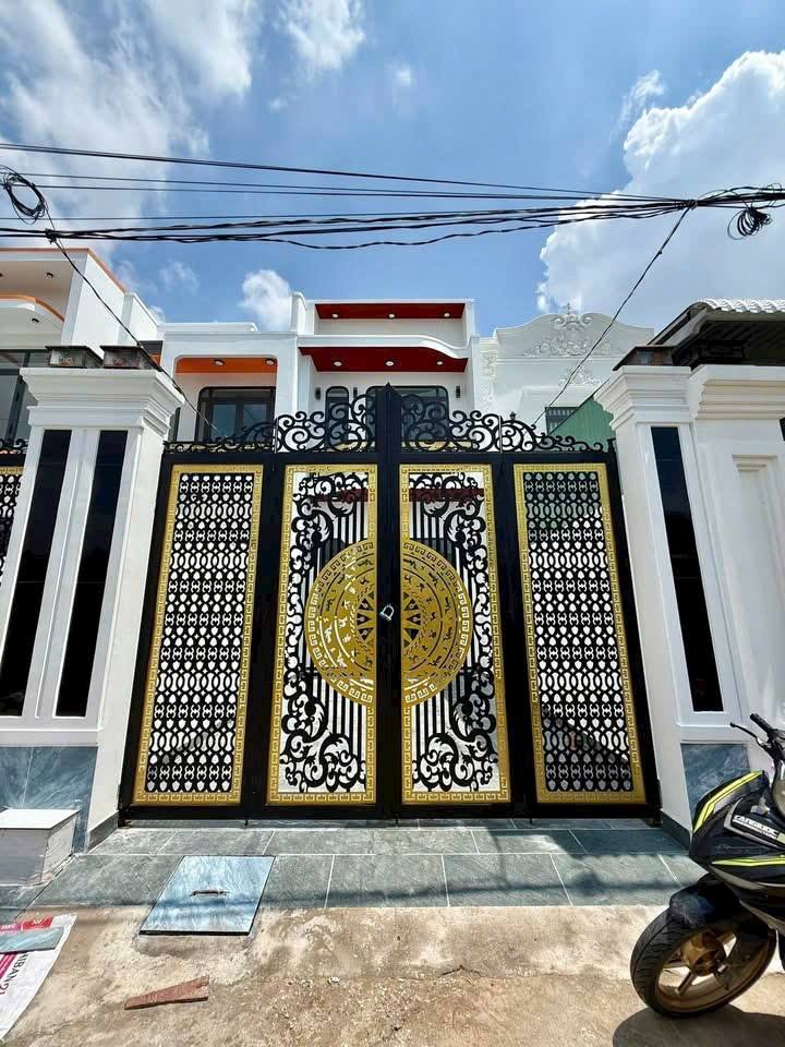 Nhà phố Cần Giuộc 75.6m² giá 1.98 tỷ - Sổ hồng riêng, gần chợ Kế Mỹ!