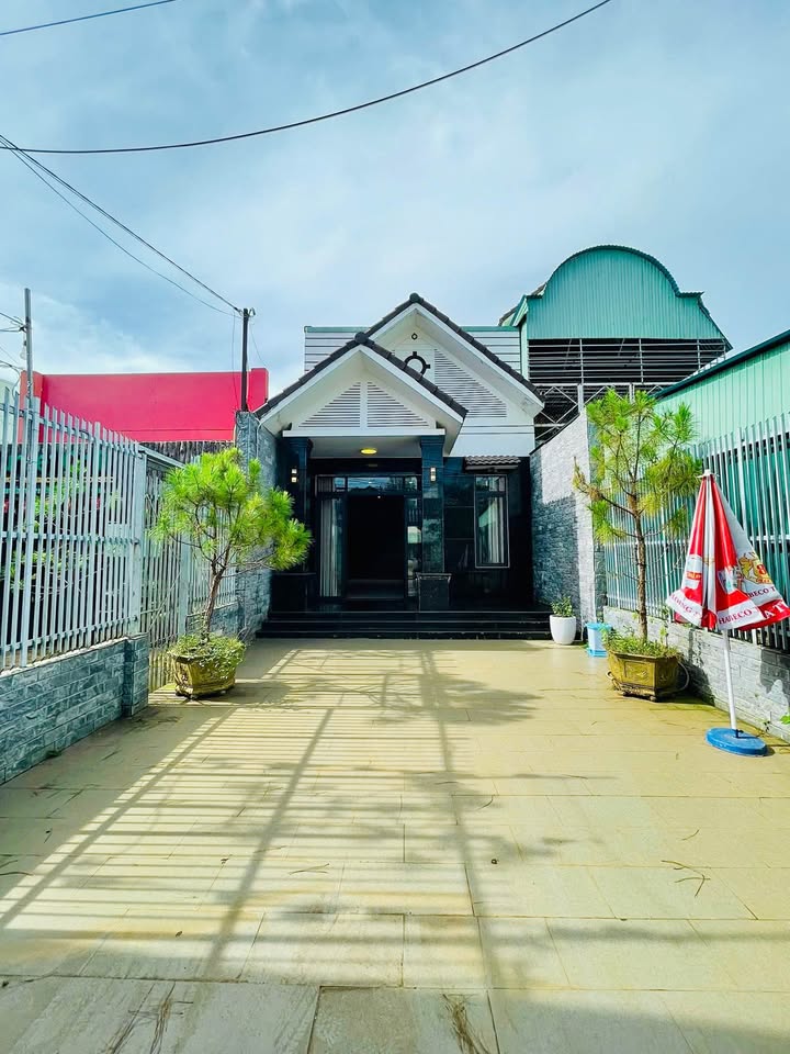 Nhà mặt tiền Nguyễn Văn Cừ 108m² giá 4.6 tỷ - Vị trí kinh doanh lý tưởng!