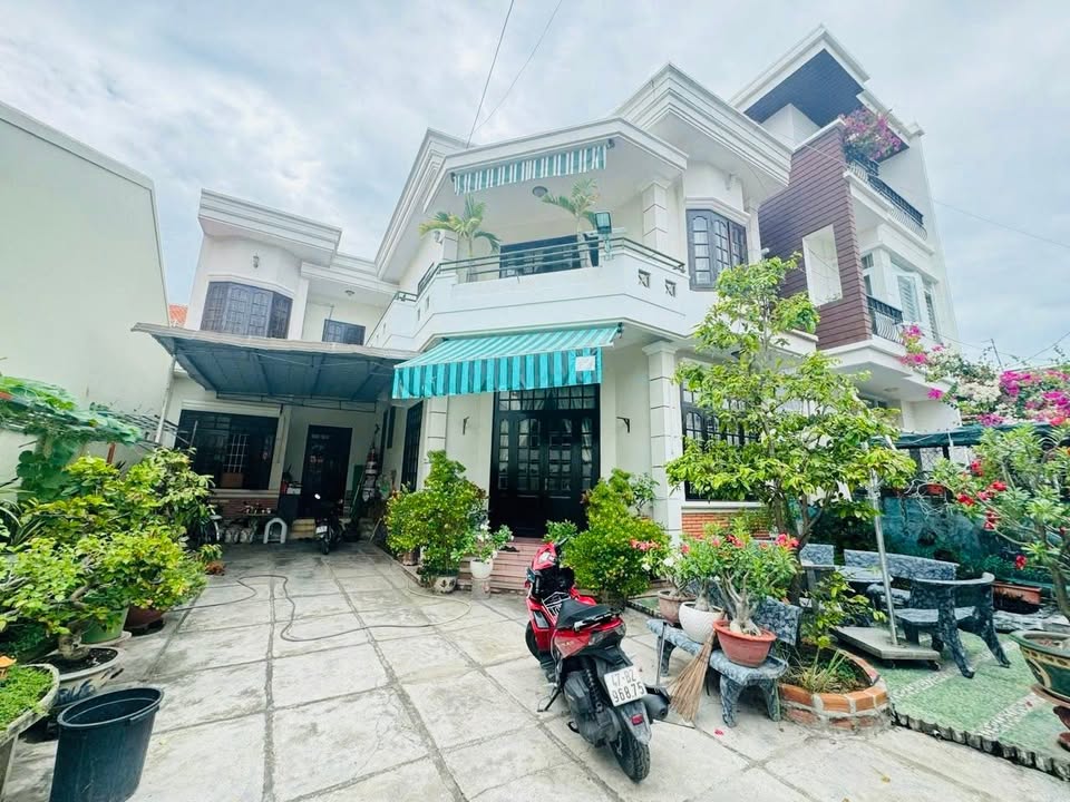 Biệt thự Nhà Vườn Phước Long Nha Trang 287m² giá 19.7 tỷ - Thiết kế hiện đại, gần biển!