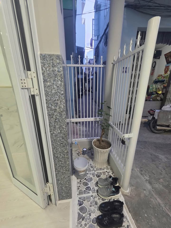 Nhà 2 tầng Phước Hải Nha Trang 38.5m² giá 2.55 tỷ - Sổ hồng chính chủ!