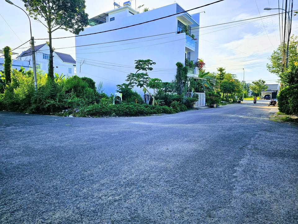 Đất nền góc 184,6m² tại KDC Long Thịnh, Cần Thơ - Sổ hồng thổ cư 100%