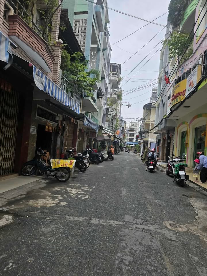 Nhà 3 tầng Minh Phụng Quận 11 39.6m² giá 6 tỷ - Hẻm xe hơi tới cửa!