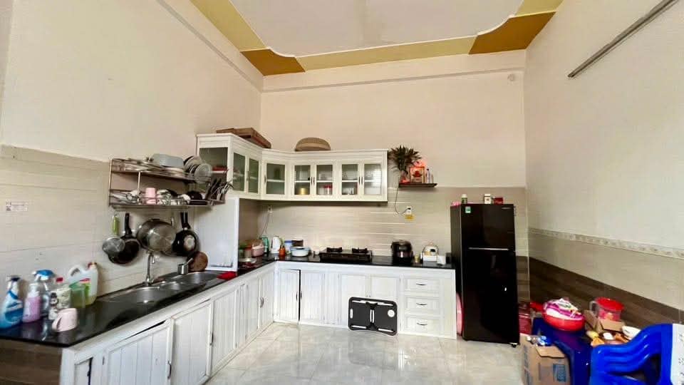 Nhà hẻm Nguyễn Thụy, Quảng Phú, 128.9m² - Chính chủ bán giá chỉ 2 tỷ!