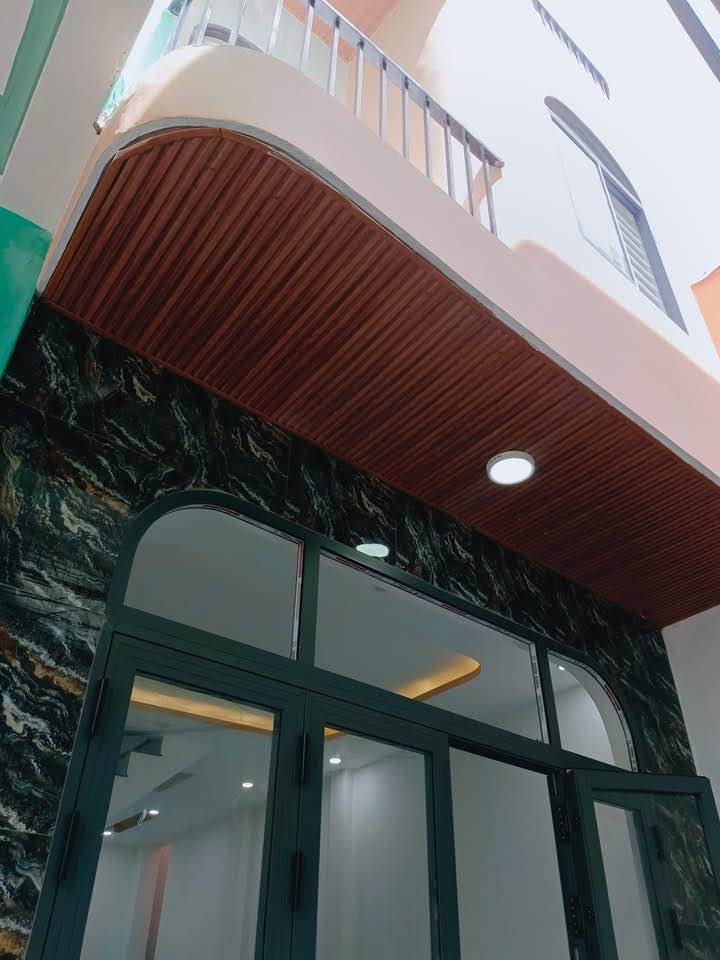 Nhà 3 tầng hẻm cạn Nguyễn Văn Bé, TP Quy Nhơn 31.5m² giá 2.58 tỷ - Thương lượng ngay!