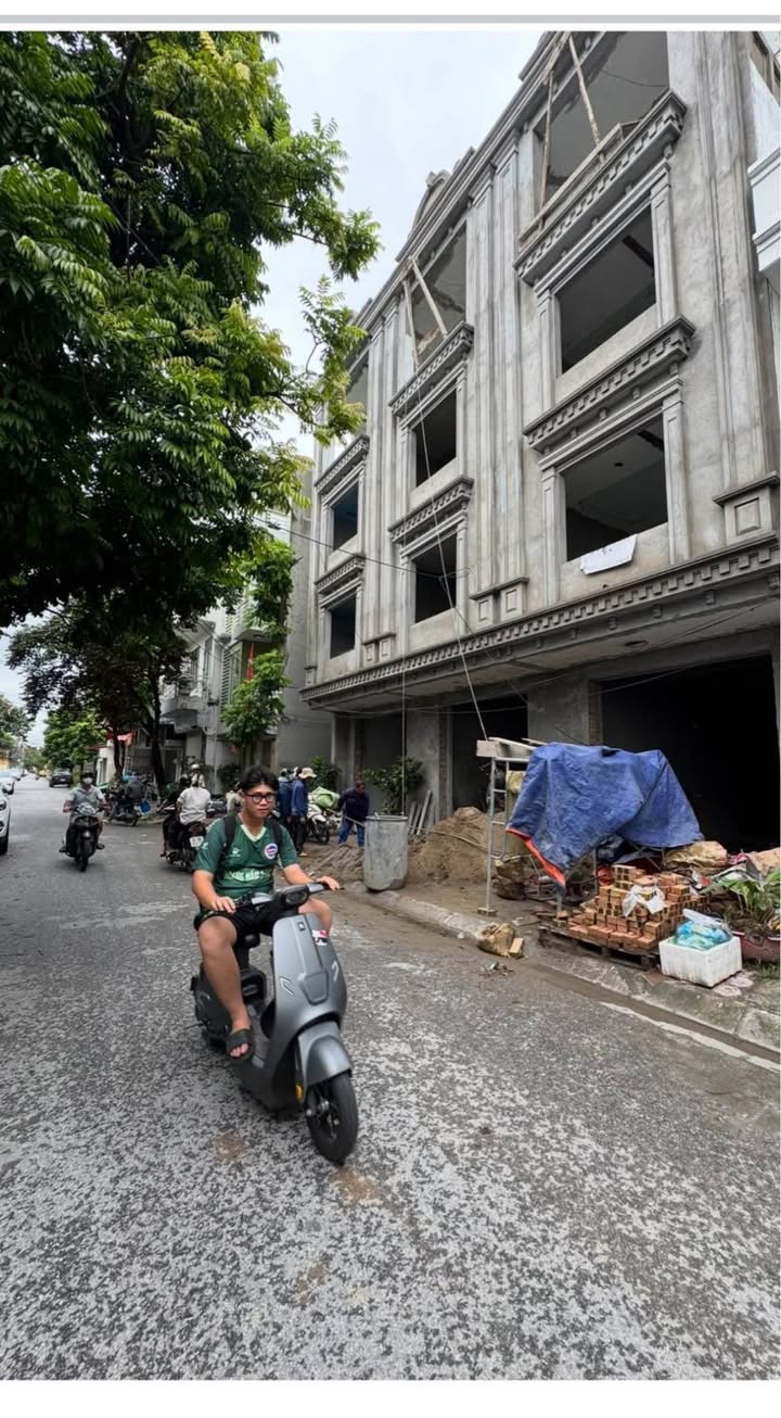 Nhà mặt đường Lãm Hà, Kiến An, Hải Phòng 43m² giá 3.05 tỷ - Sổ đỏ chính chủ, thuận tiện giao thông!