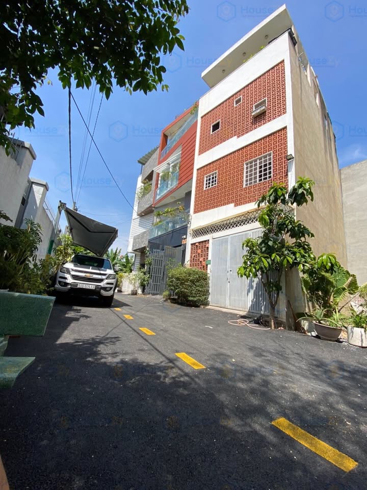 Nhà phố Hiệp Bình Chánh 60.2m² giá 7.7 tỷ - Hẻm xe hơi 2 chiều, sẵn sàng vào ở!