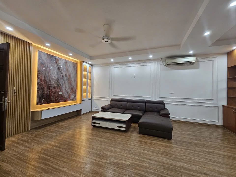 Chung cư CT2 Ngô Thì Nhậm Hà Đông 133m² giá 15 triệu - Nhà mới đẹp, nhận ngay!