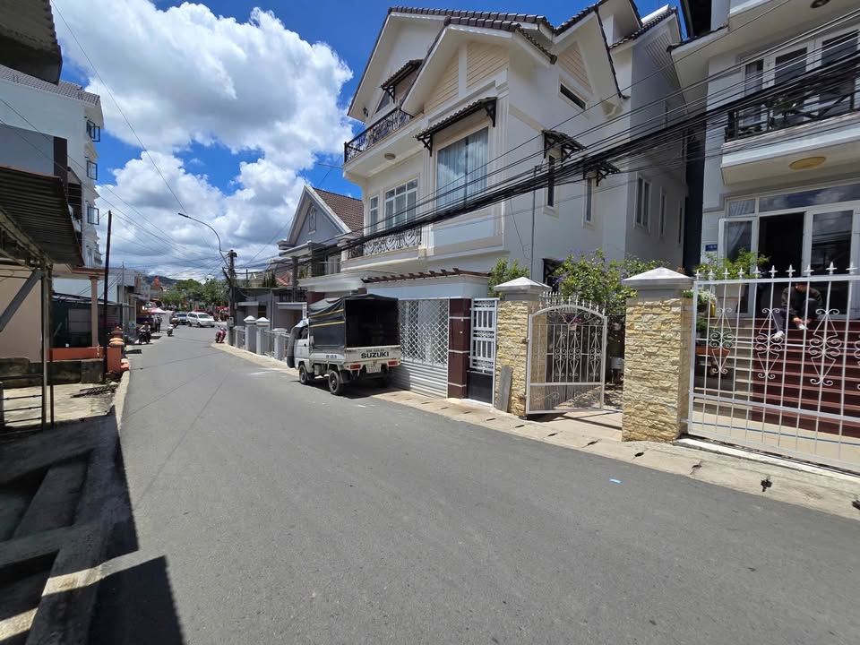 Bán Villa 167m² Đà Lạt - Giá Tốt Chỉ 12 Tỷ!