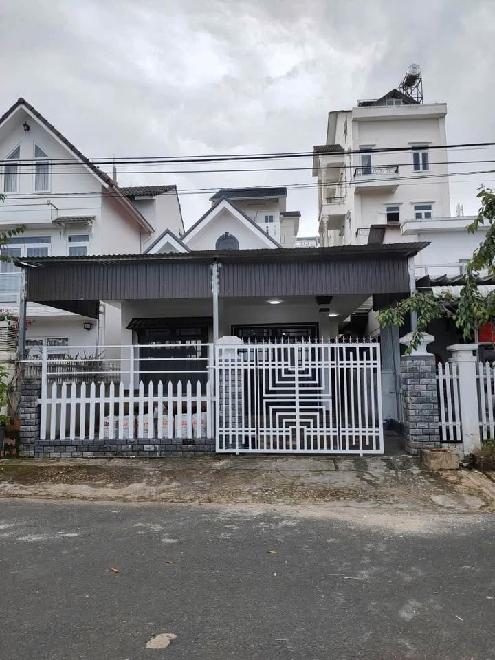 Nhà nguyên căn đường An Sơn, Đà Lạt 160m² giá 15 triệu - Không gian thoáng đãng, sân vườn đẹp!
