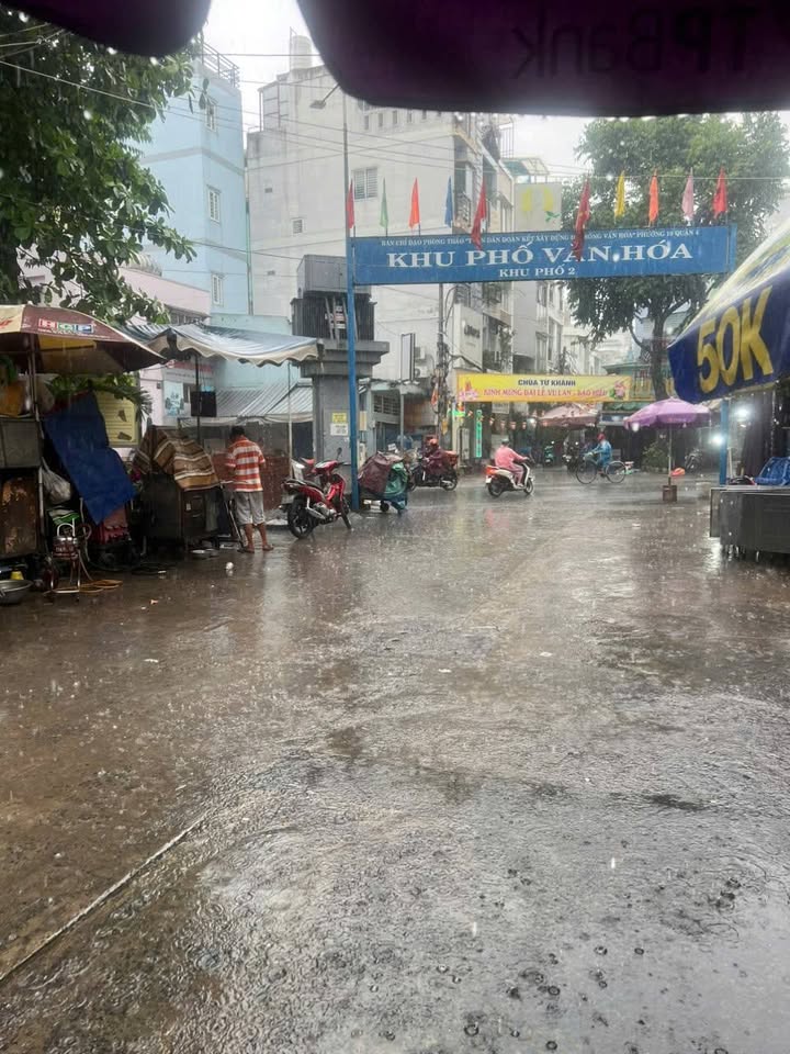 Nhà 4 Tầng Hẻm Hoàng Diệu, Quận 4 - Diện Tích 29m² Giá 4.199 Tỷ - Kinh Doanh Tốt!