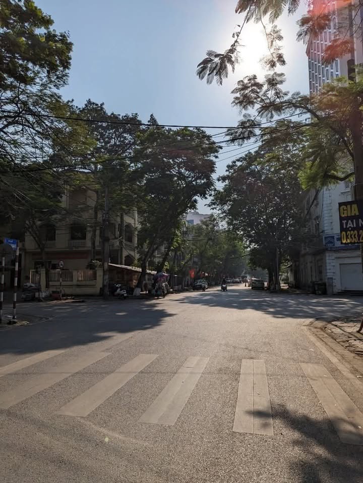 Nhà lô góc mặt phố Trần Quang Khải, Hải Phòng 30m² - Vỉa hè rộng, thoáng mát!