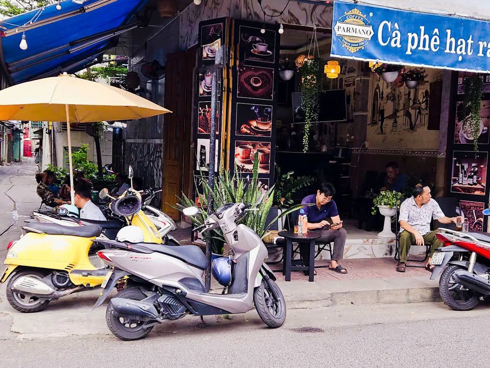 Quán Cafe Căn Góc 2 Mặt Tiền Quận 11 - Sang Nhượng Giá Tốt 115 Triệu!